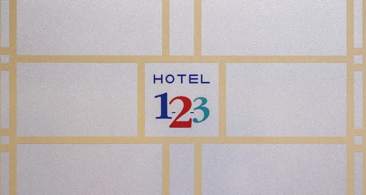 ホテル1-2-3 ロゴ